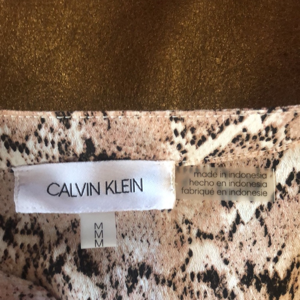 Calvin Klein - Picture 6 of 7